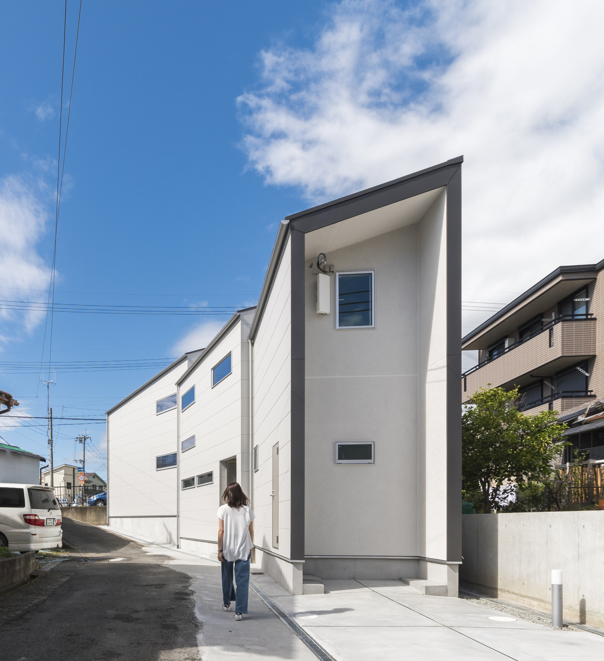 House With 3 Shed Roofs / 416 Architects-23