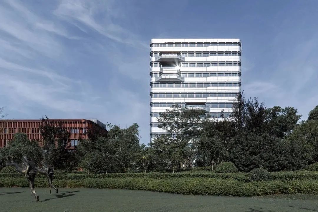 一座废弃码头，如何成为AI产业的新据点？-132