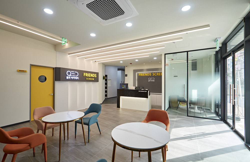 QED 高尔夫练习场 | 极简设计的 125 平米空间-13