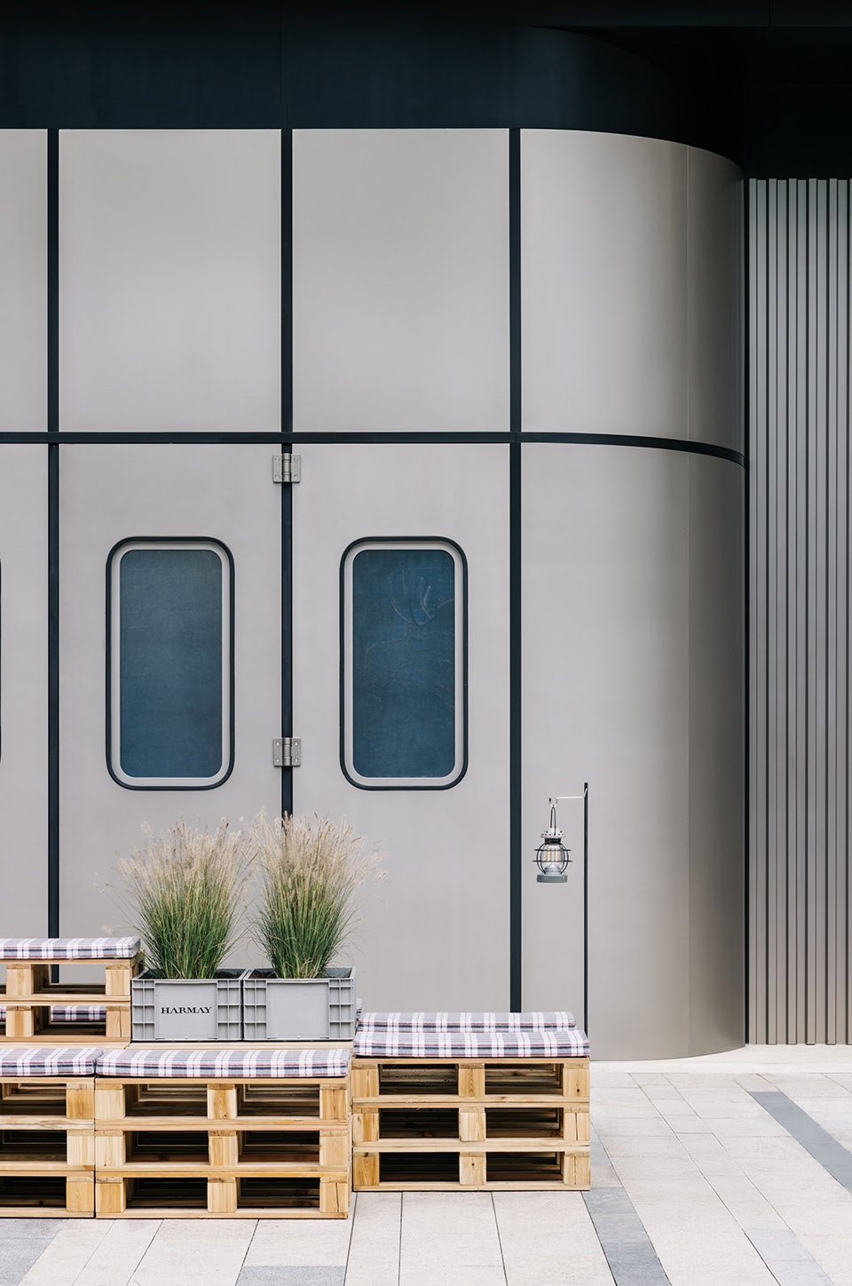 HARMAY 話梅成都悠方店 | 融合美妆、烘焙与酒吧的 24 小时活力空间-41