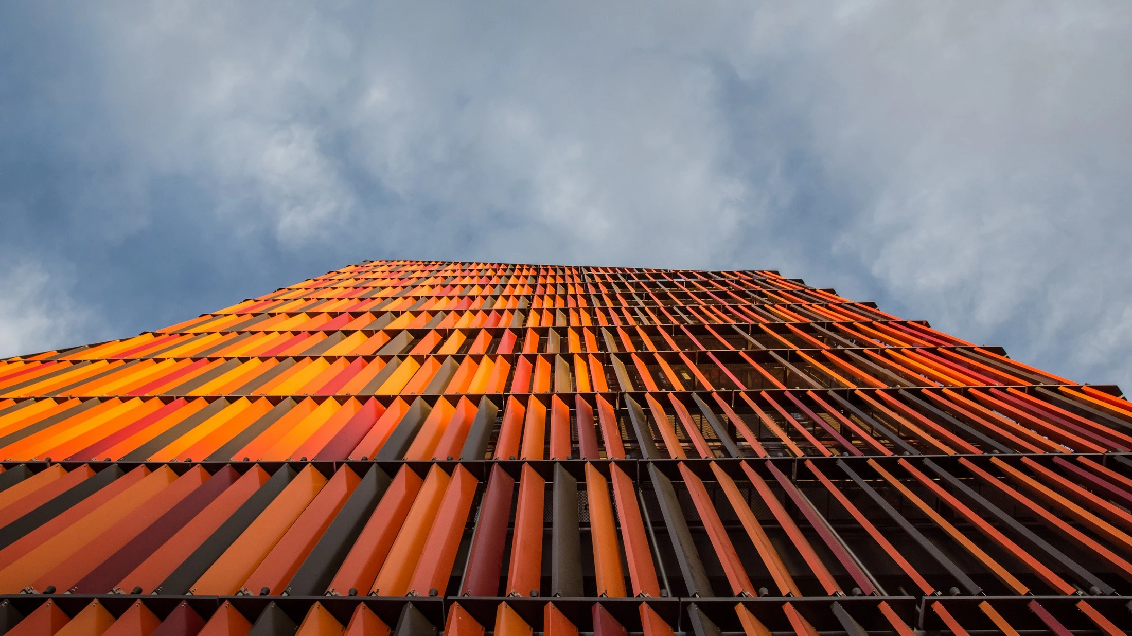 橙色大楼 · 创新,效率与愉悦的办公空间-25