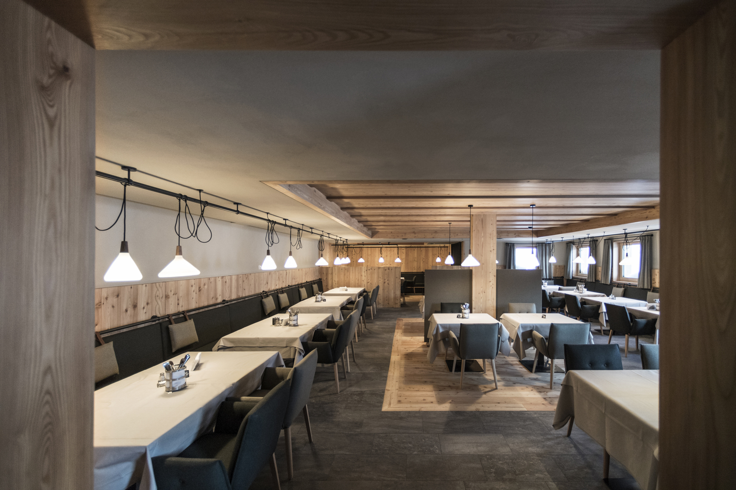 高山之上的酒店设计-15