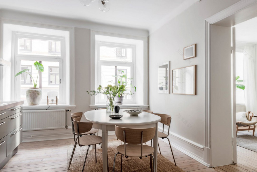 瑞典宁静灰褐公寓 顶层阁楼设计巧妙-9