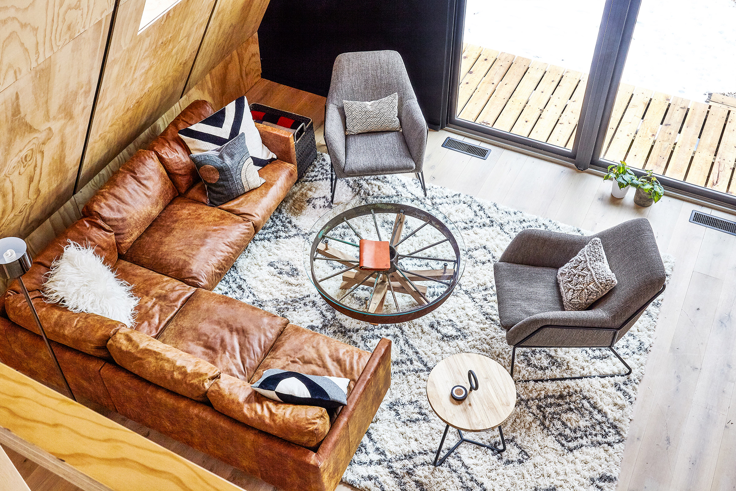 A-frame house becomes cosy guest lodge outside Philadelphia-5