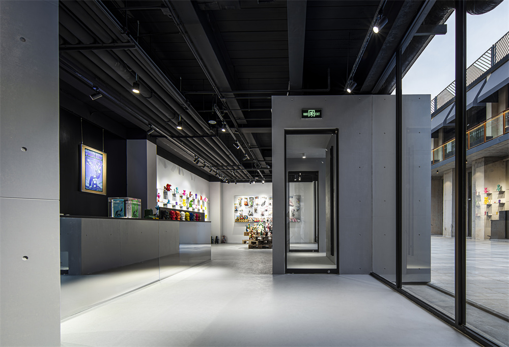 P GALLERY plastic people & sofubi潮玩画廊丨中国北京丨OEO野境建筑-25