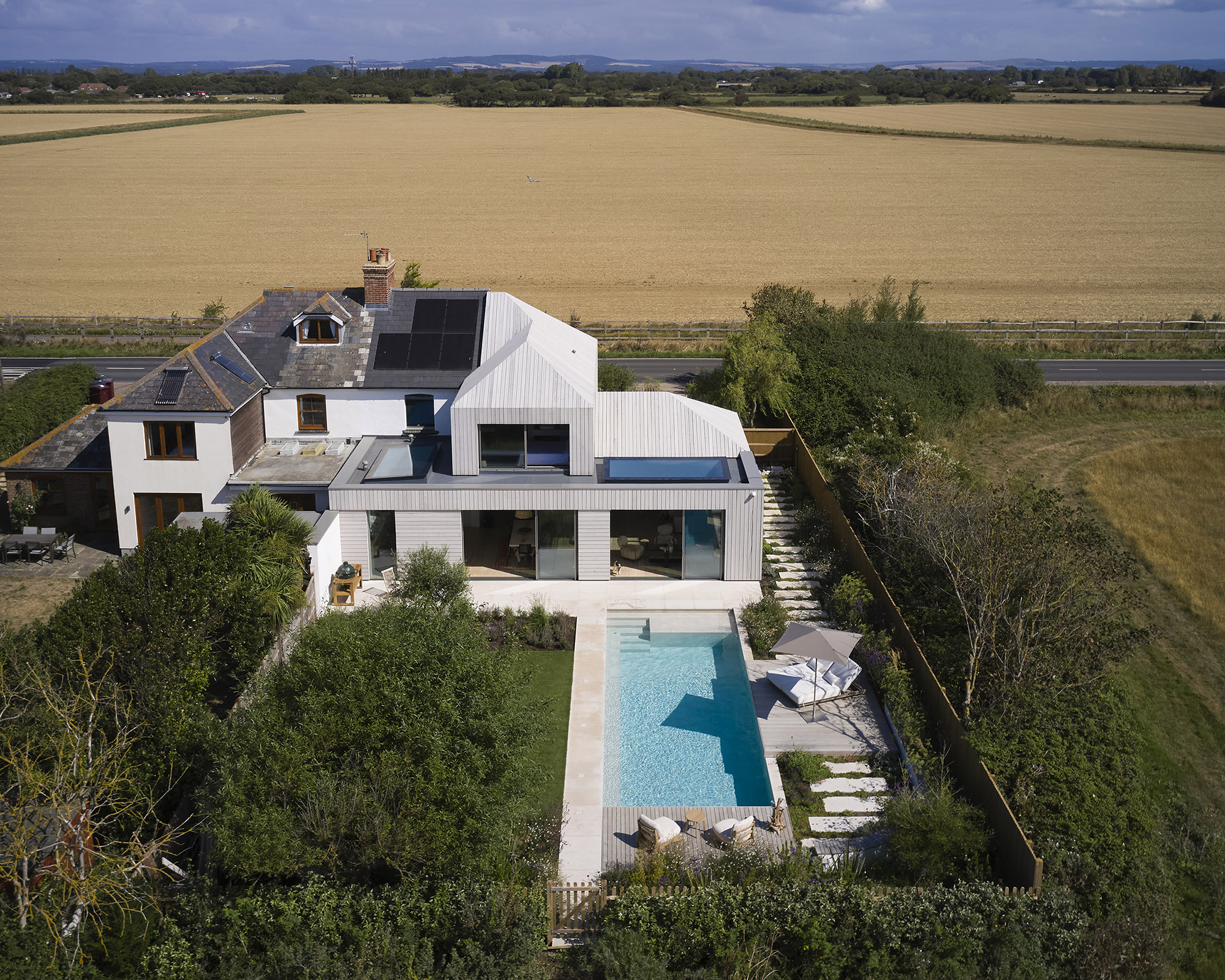 凯克姆庄园（注：House常见有房子、住宅等意思，在涉及特定建筑名称时，庄园的表述更为合适，但如果有特定背景表明应是其他译法，需根据实际情况调整） 丨英国丨Adam Knibb Architects-24