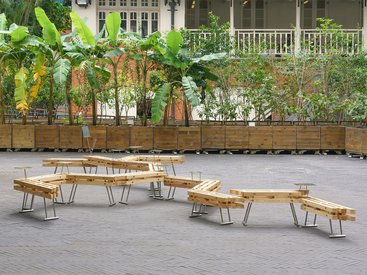 “连里枝”长椅装置丨纳研作室-3