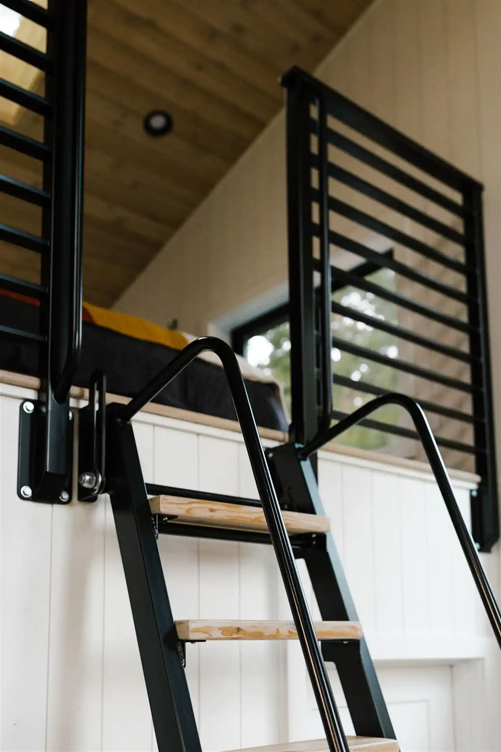 华盛顿州悬浮树屋-9