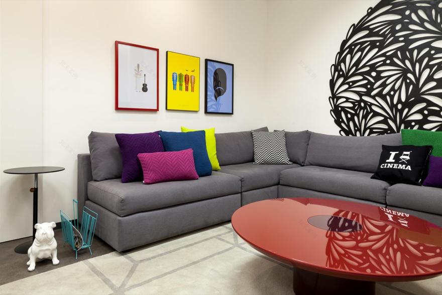 炫彩玻璃构筑的 445 平米办公空间-5