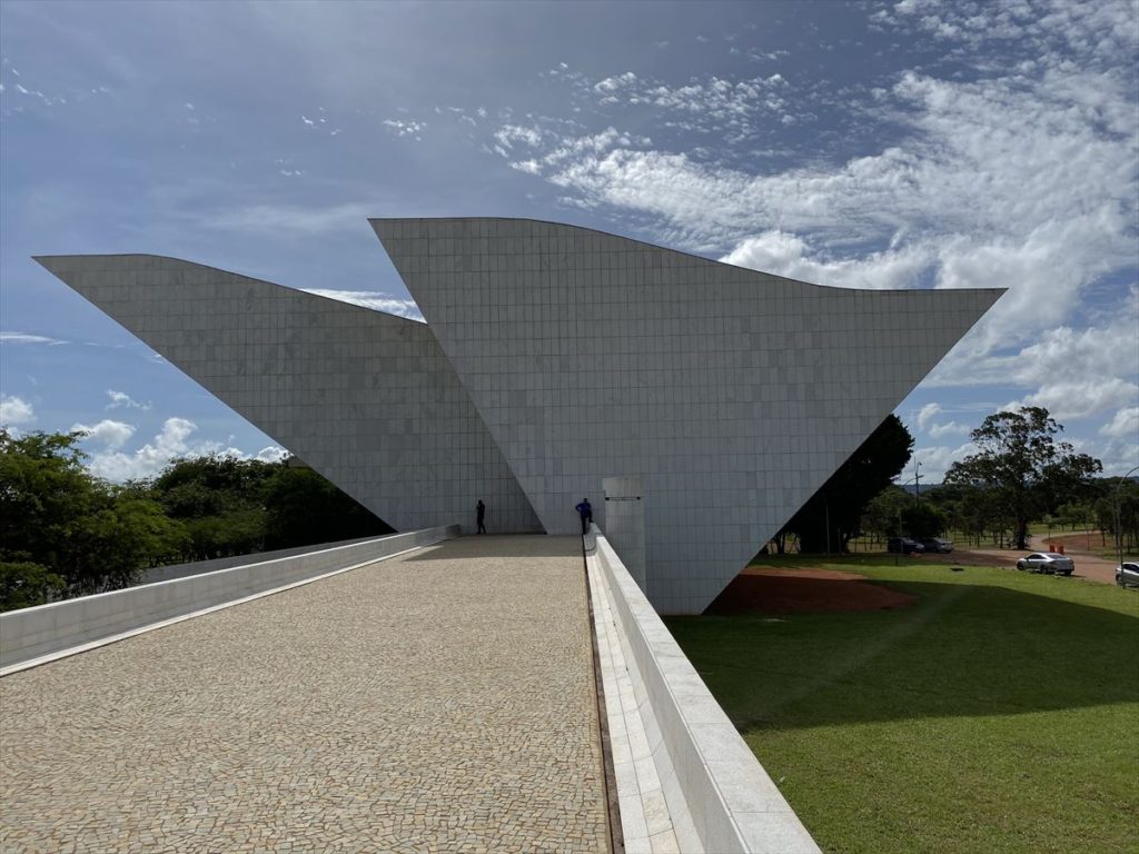 巴西利亚三权广场及周边建筑丨巴西巴西利亚丨奥斯卡·尼迈耶（部分建筑）,卢西奥·科斯塔（部分合作）-25