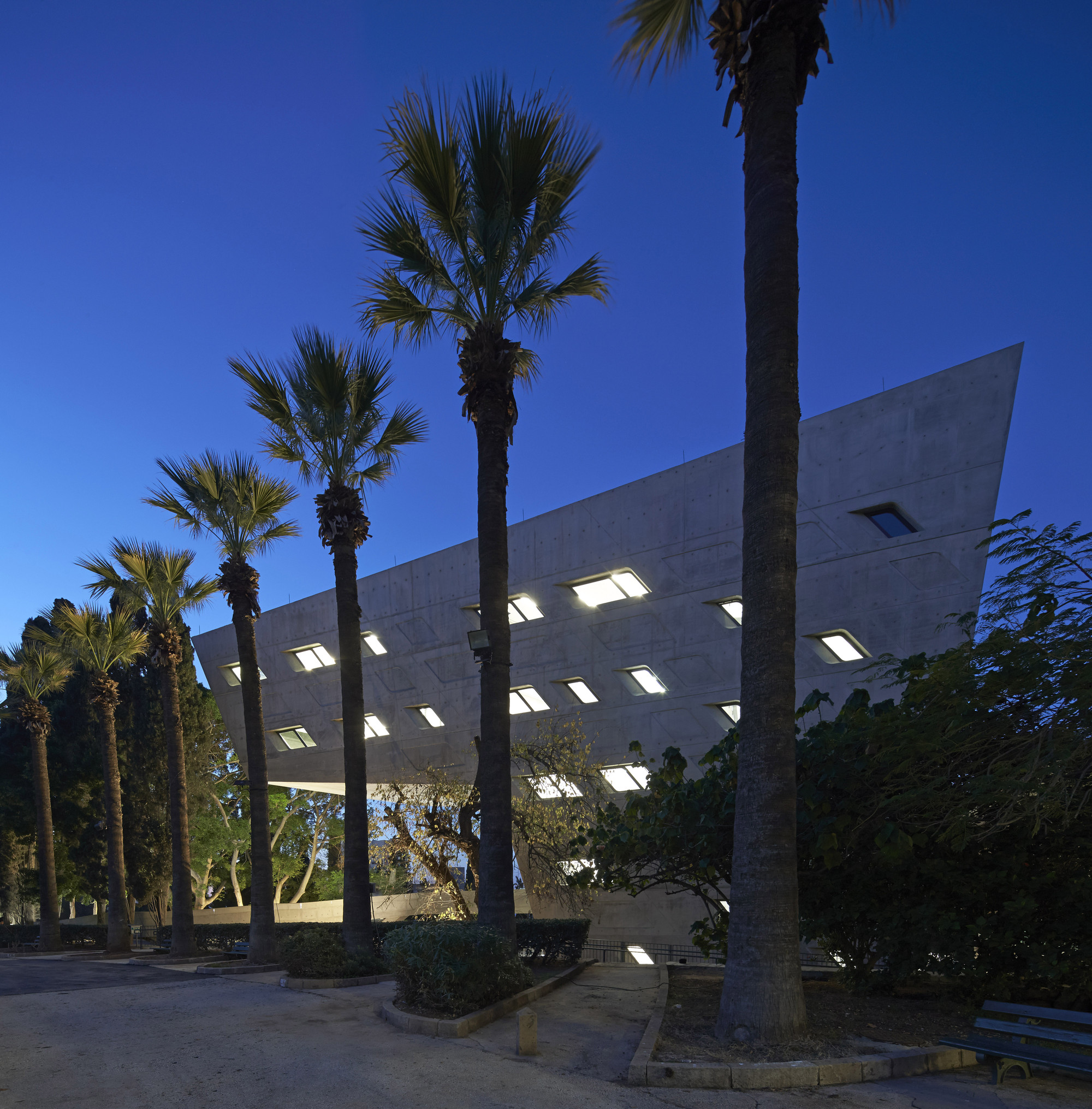 Issam Fares Institute – American University of Beirut  Zaha Hadid Architects-24