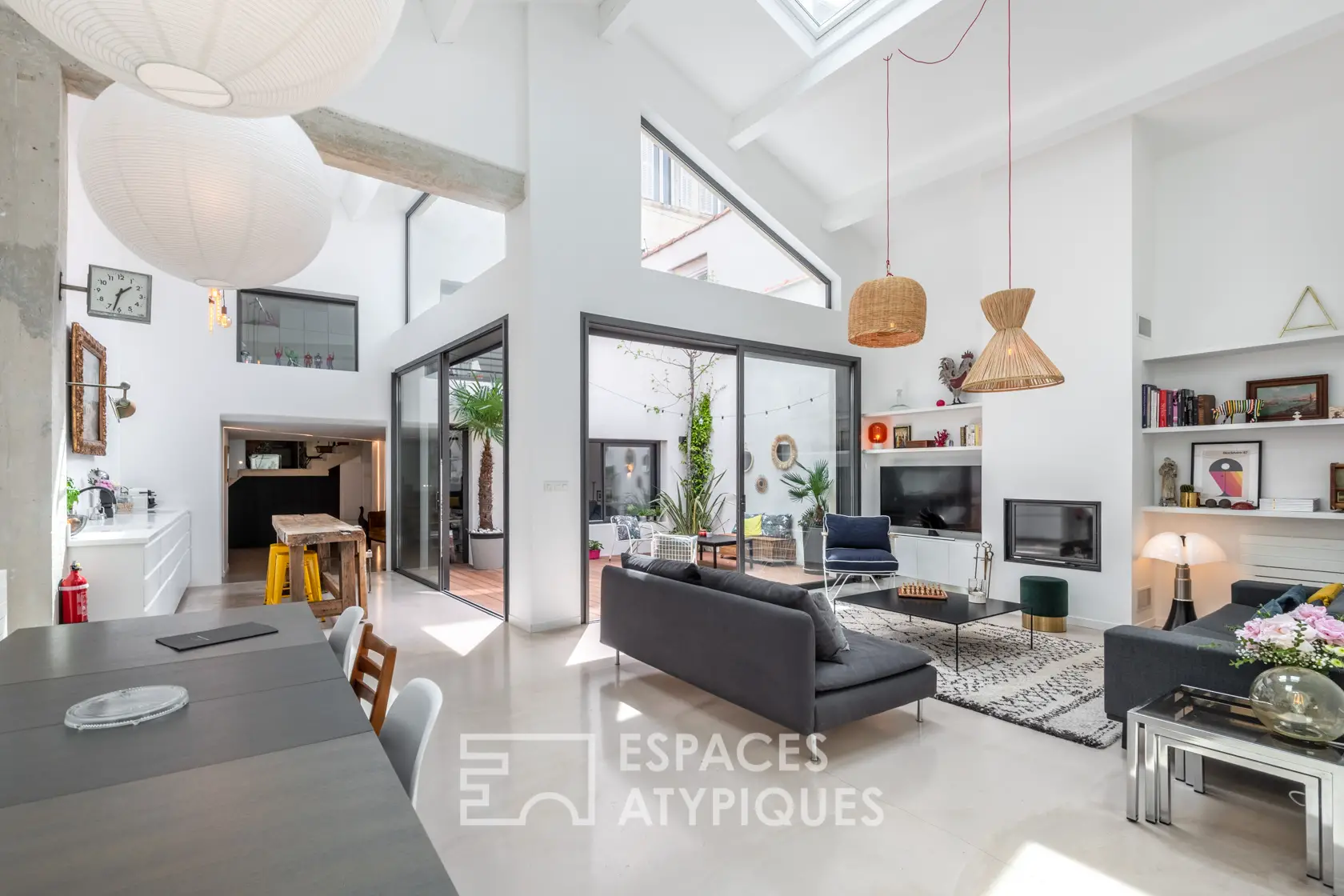 "马赛尔旧木工坊改造的明亮设计 Loft"-1