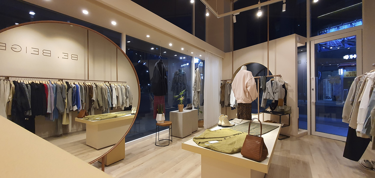 13 坪时尚服装店现代简约设计，明亮舒适-4