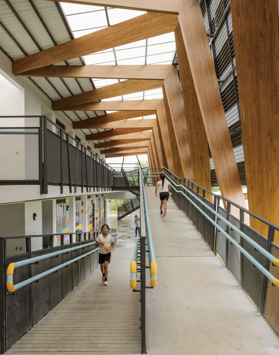 哥斯达黎加偏远公立学校 | 多彩环保的木构建筑-15
