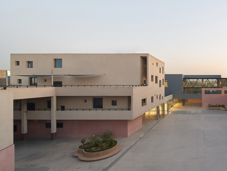 伊拉克巴格达国际社区学校丨穆杜尼工作室-3