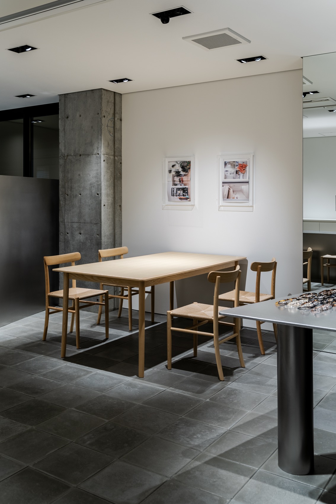 芦屋眼镜店

注：ASHIYA常见为日本地名芦屋，光学商店一般可理解为眼镜店 丨日本兵库丨RID-18