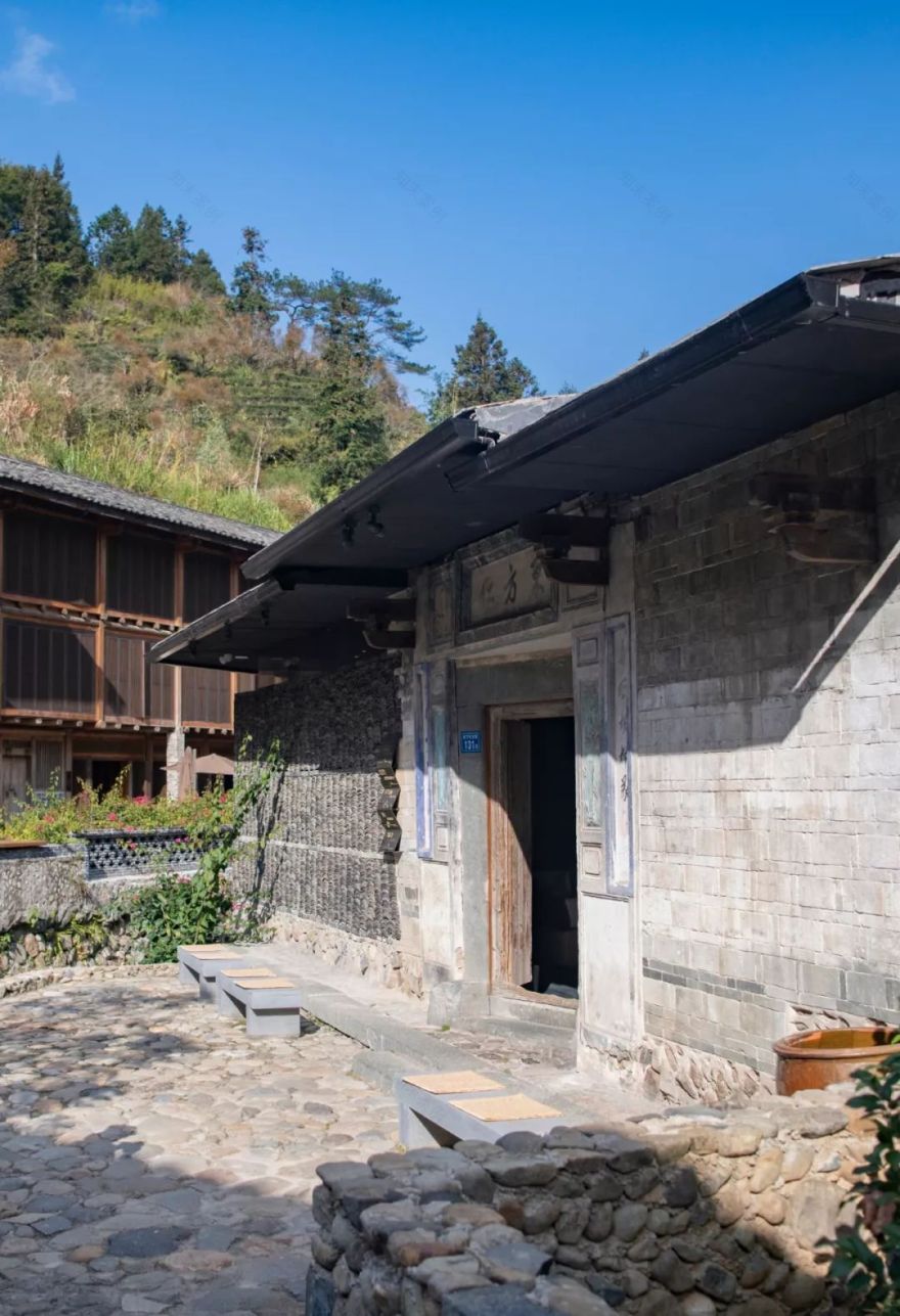 归隐深山,客家土楼变身为文化行馆-30