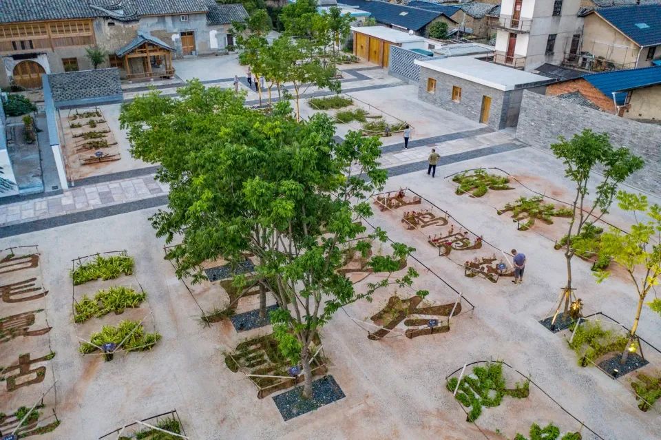 空间中的排版:一波“文字+景观”案例-81