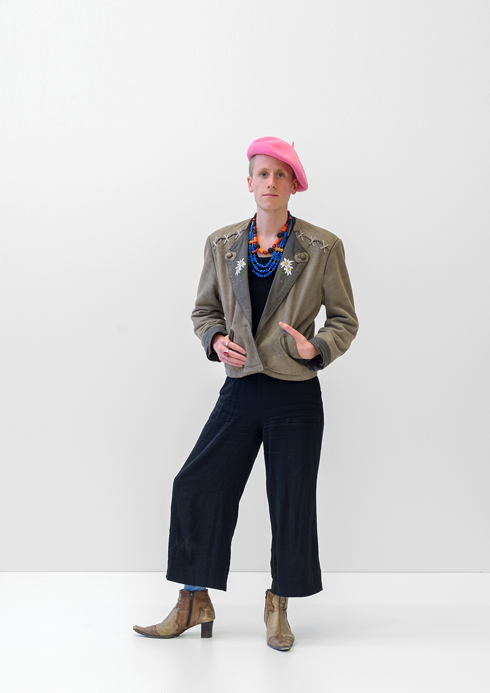 德国艺术家Simon Freund“自拍”艺术展-21