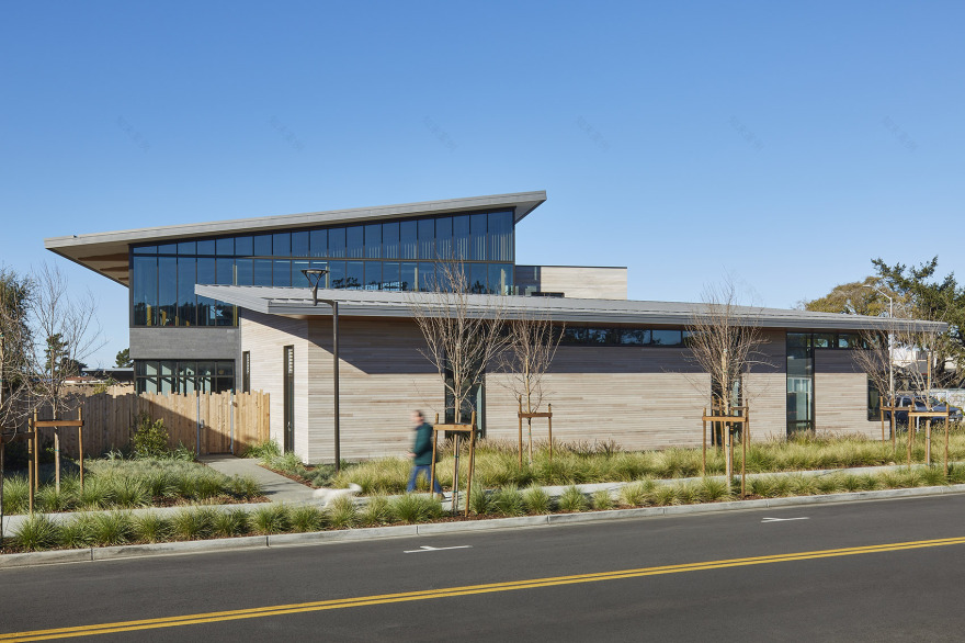 美国半月湾图书馆-16