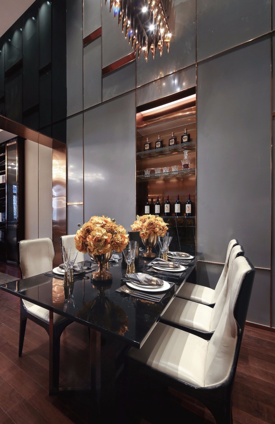 山东瑞玛名门瑞马意墅洋房 17 楼 B 户型别墅设计-3