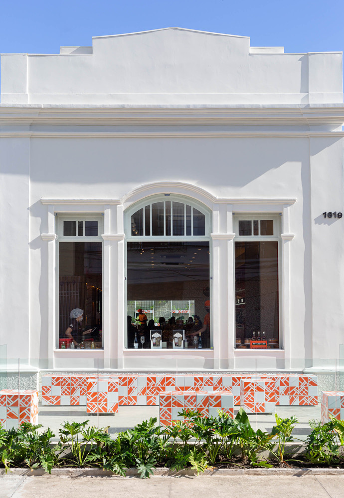 巴西 DomNato Bakery 旧屋新生呈现品牌特色-37