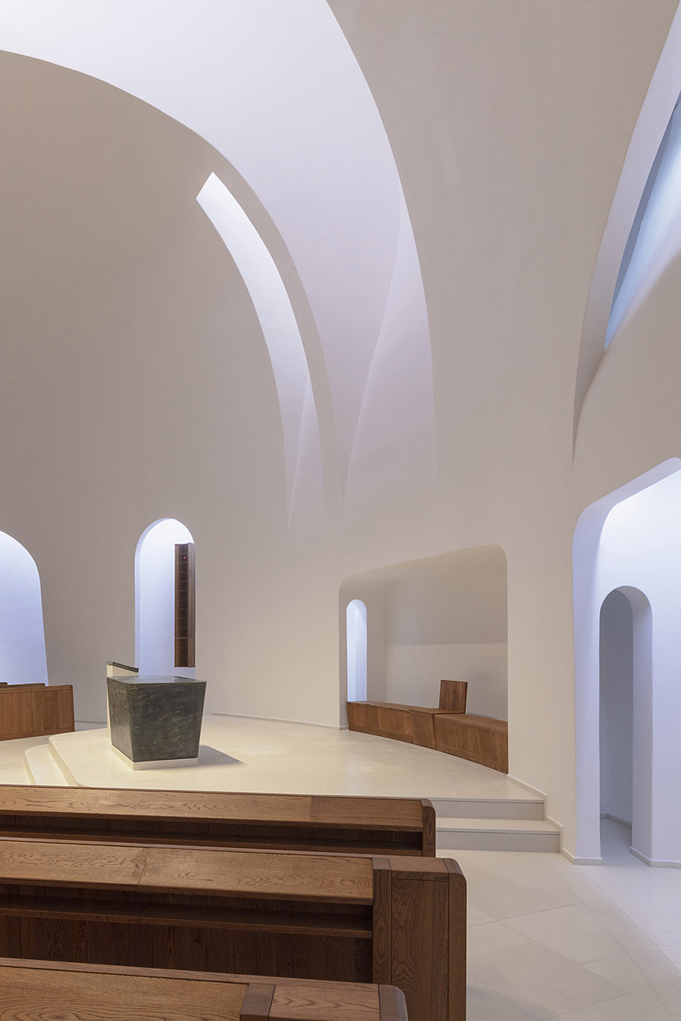 约翰·保罗二世教堂,匈牙利 / Robert Gutowski Architects-20