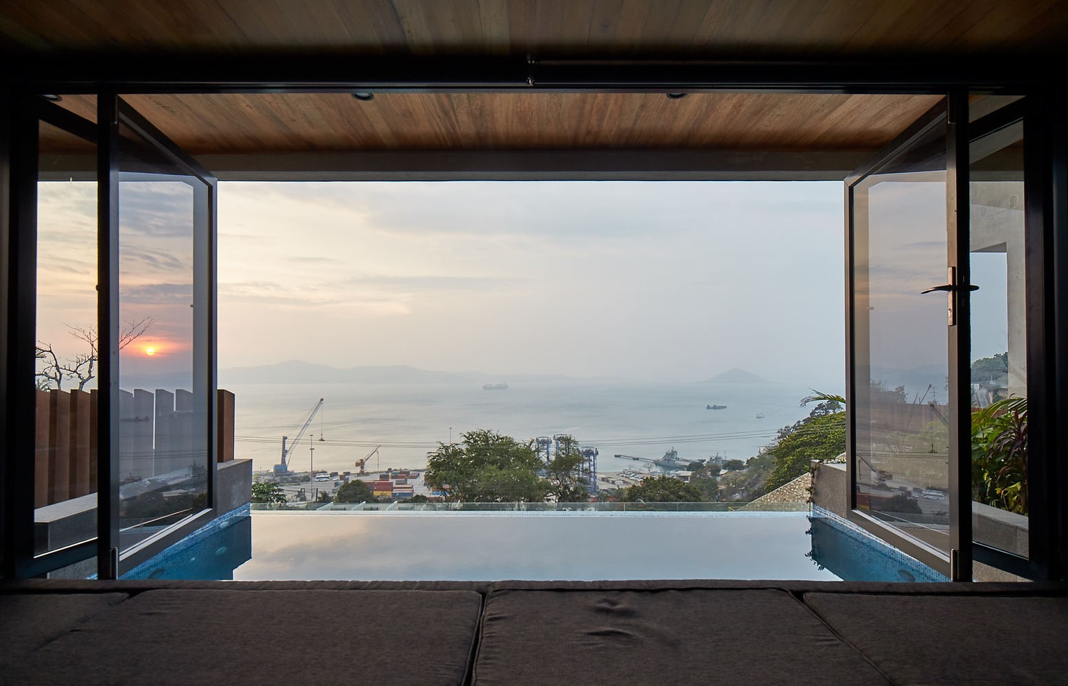 波浪立面混凝土住宅 | 致敬本土工艺,实现大规模定制-6