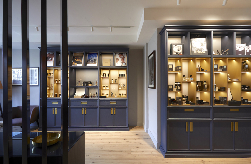 佛罗伦萨百年品牌旗舰店,传统与精致的男士美容空间-9