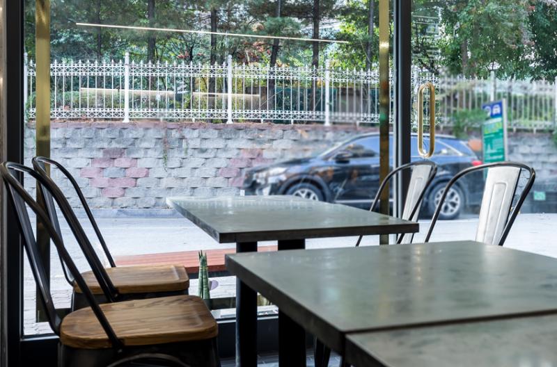 首尔简约风 13 坪咖啡厅设计-8