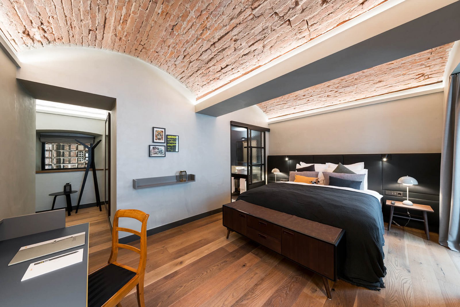 发现监狱的奢侈和自由-8