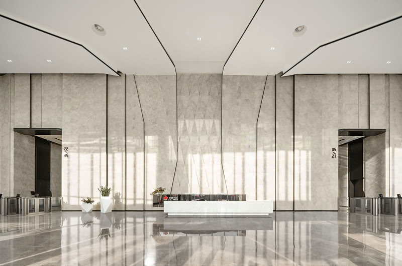 景枫中心大堂与电梯厅 | 春季西装的优雅呈现-3