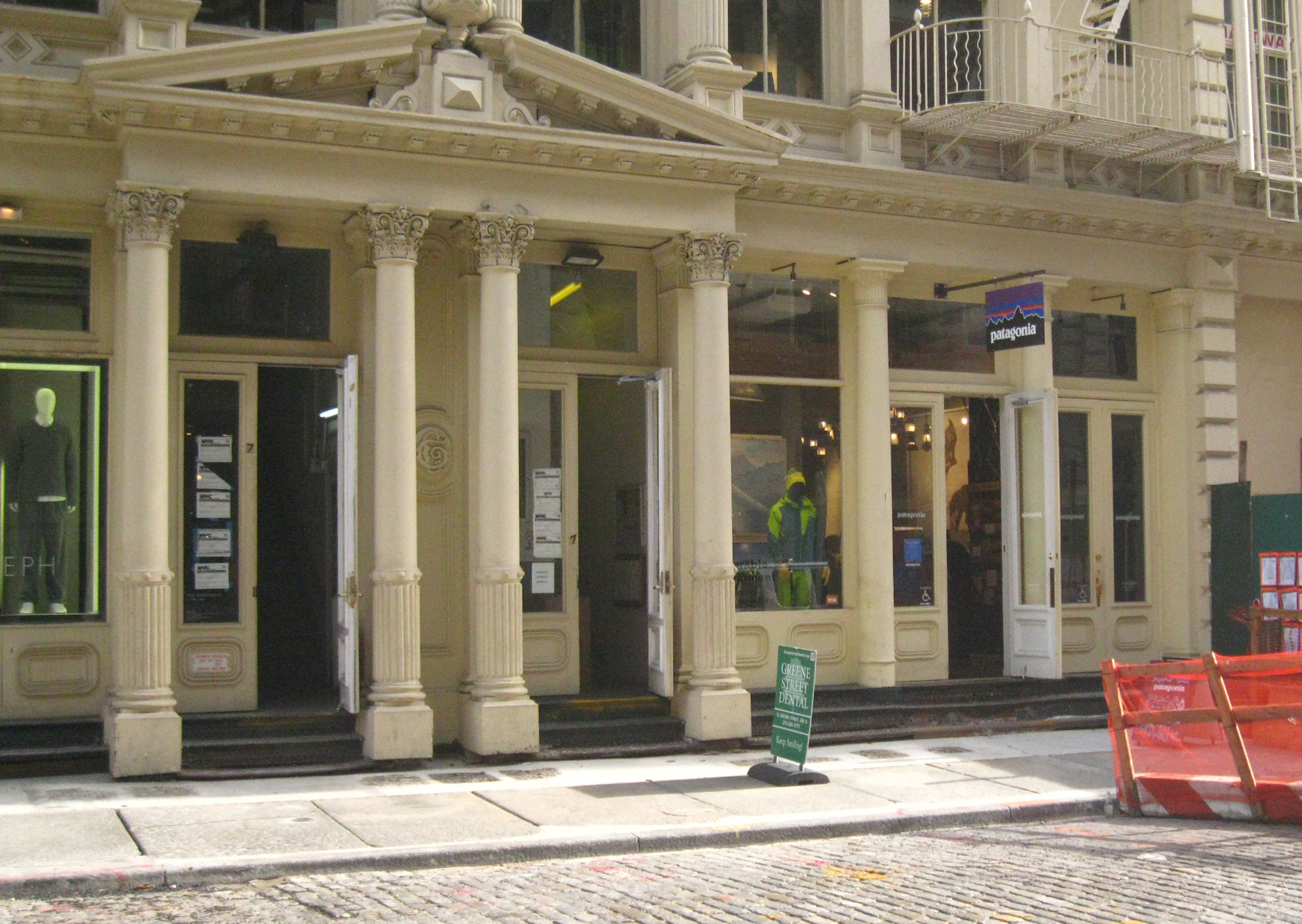 纽约地标建筑翻新，复古风格与现代商业完美融合-15