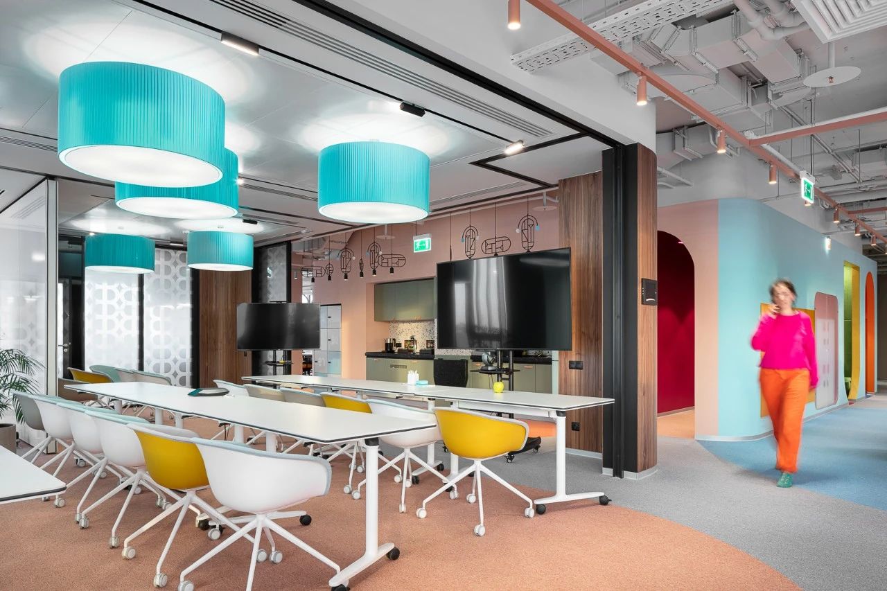 美学聚场娱乐办公设计-15