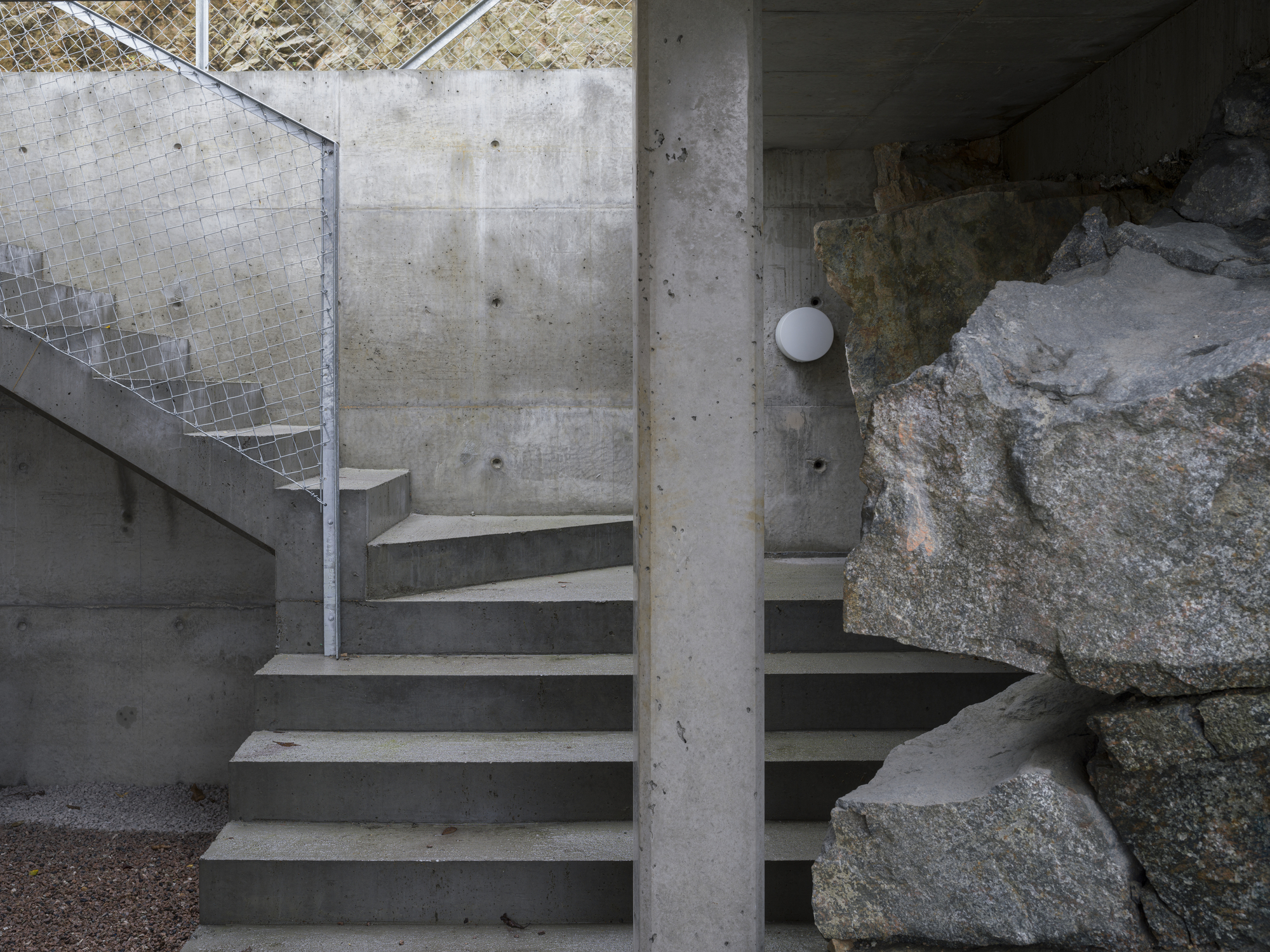 挪威别墅设计，岩石与玻璃的现代演绎-11