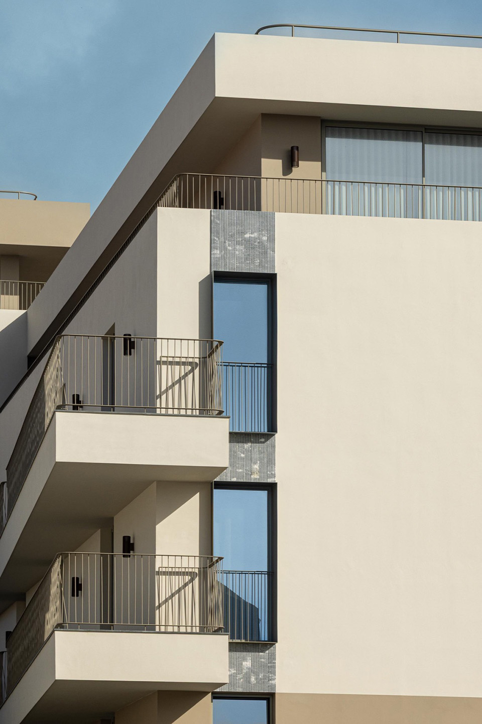 ERNESTO DO CANTO住宅区丨葡萄牙蓬塔德尔加达丨BOX arquitectos-21