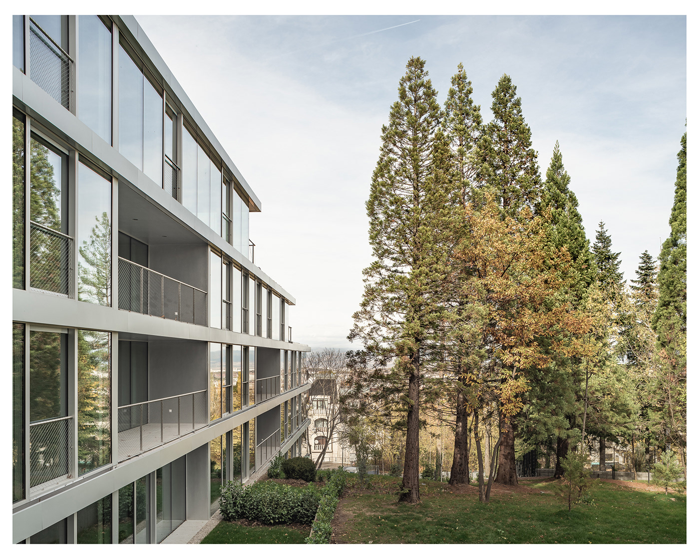 Boyana 49 House | 融入环境的公寓建筑-14