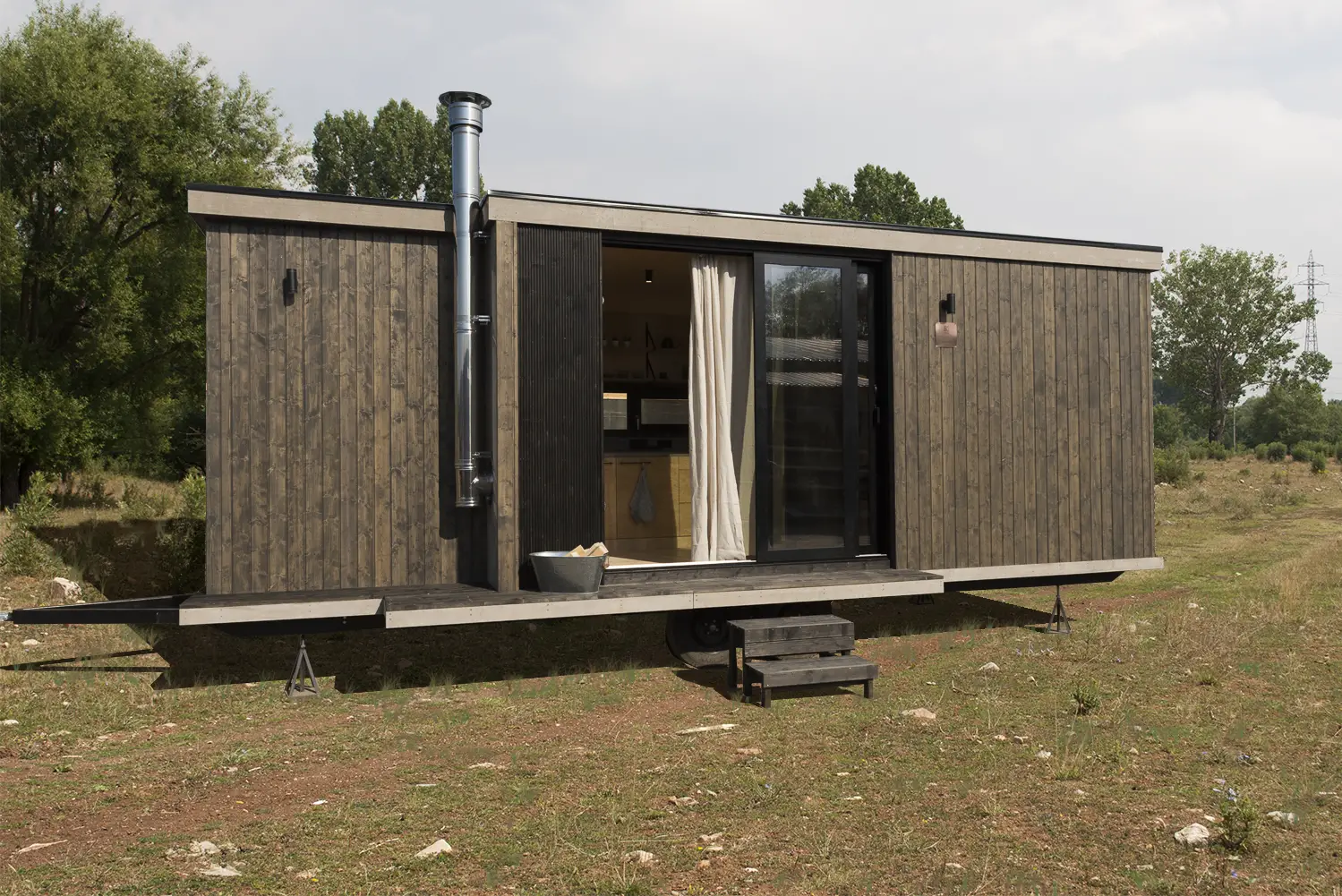 法国 20m²迷你木屋，精致设计与自然完美融合-12