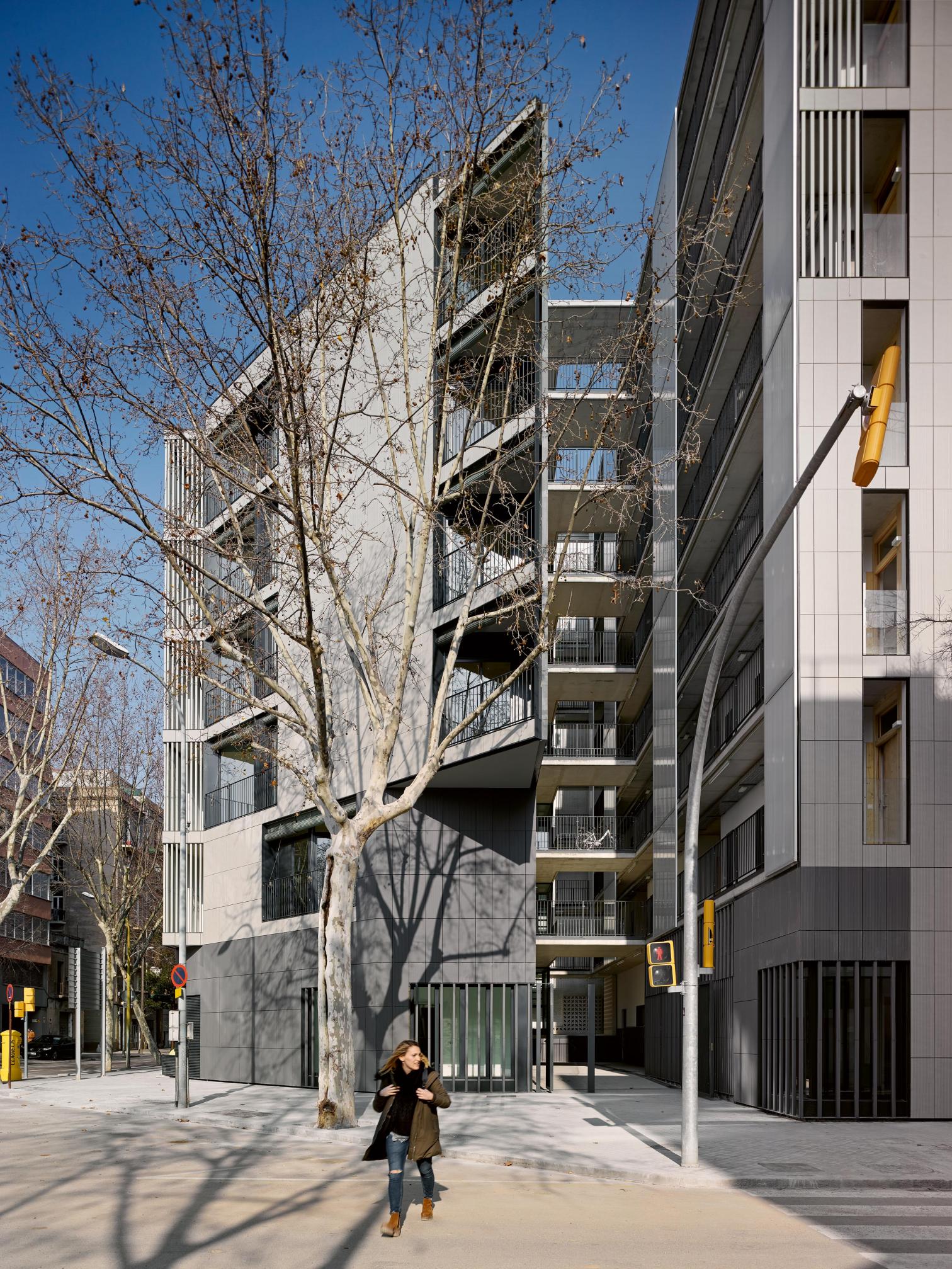 巴塞罗那创新住宅 | 集成被动式生物气候策略-7