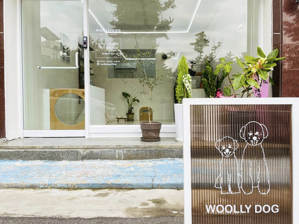 白色简约美容沙龙设计，展现极致舒适体验-14