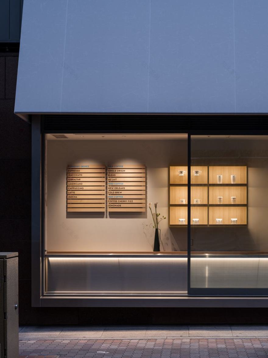 探索神户蓝瓶咖啡店:Blue Bottle Coffee Hankyu神户店设计揭秘 - 米尚丽零售设计网 MISUNLY- 美好品牌店铺空间发现者-14