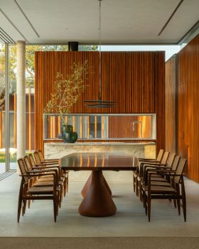 GC 大厦（由于GC含义不明确，若它有特定指代，需结合具体语境确定更准确的翻译，此为一般情况表述） 丨巴西圣保罗丨Estúdio Naia