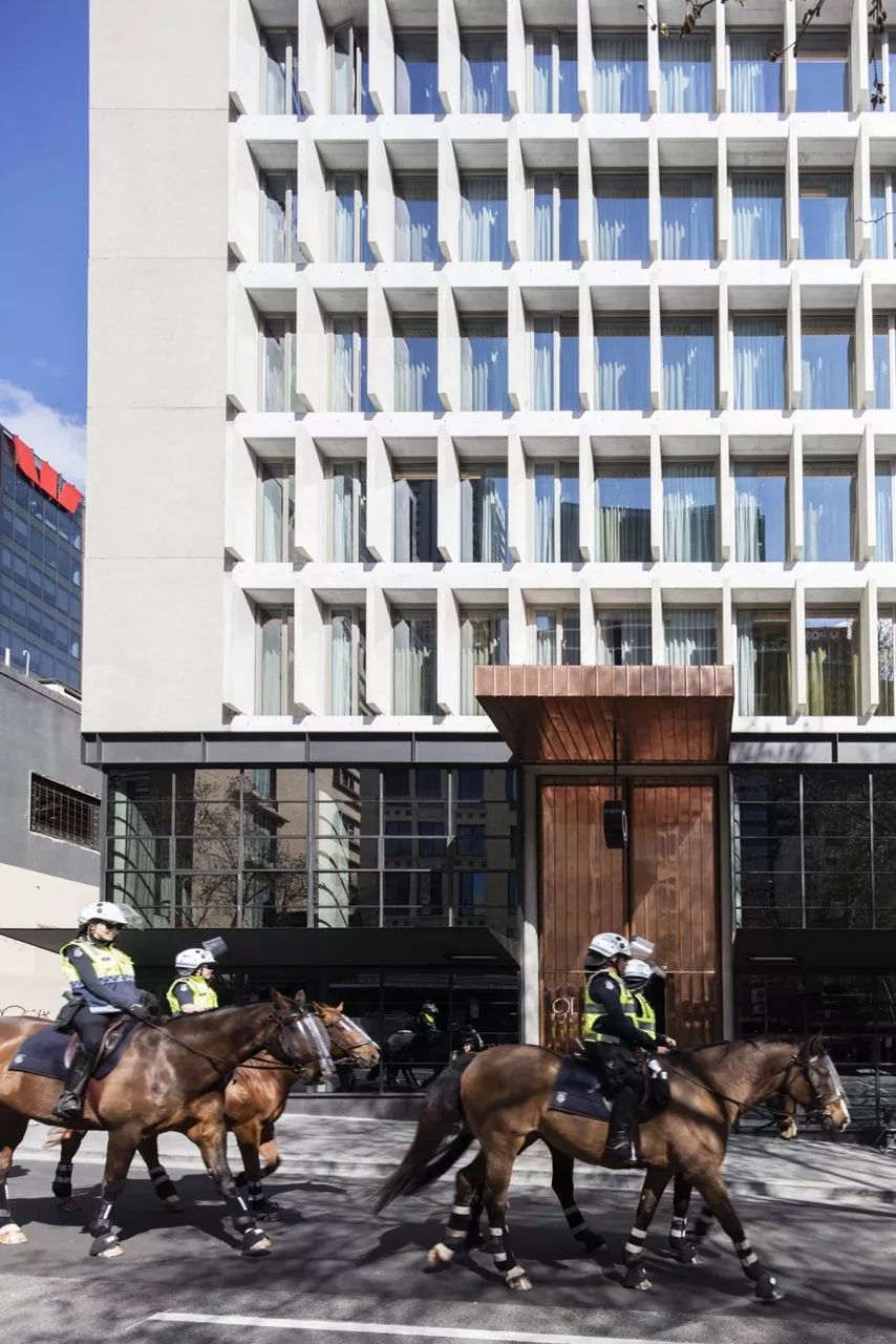 超越信仰的清水混凝土建筑-48