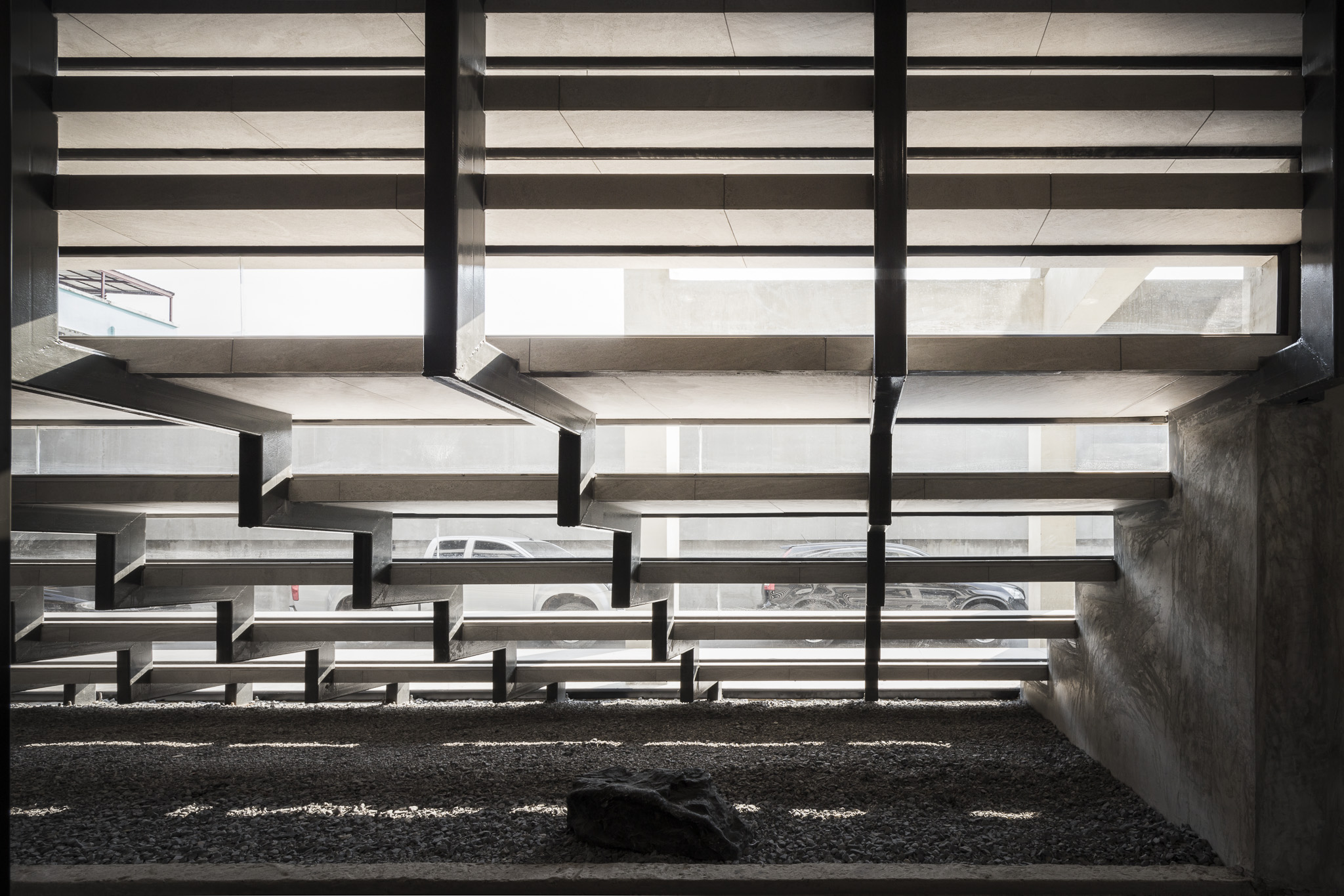 泰国废弃汽车服务中心变身高颜值设计社区-52