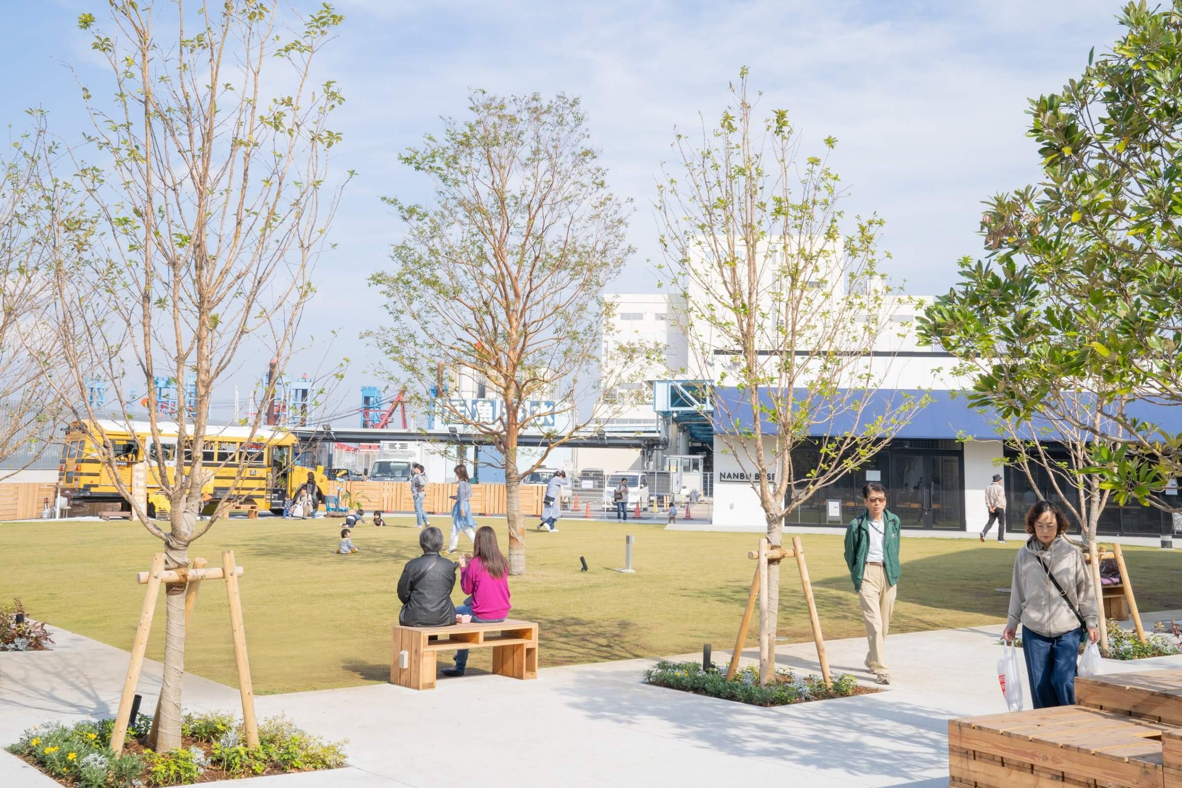 
      BRANCH Yokohama Nanbu Market ｜ STGK Inc. | Landscape Design - Creating a living human-scape
    -14