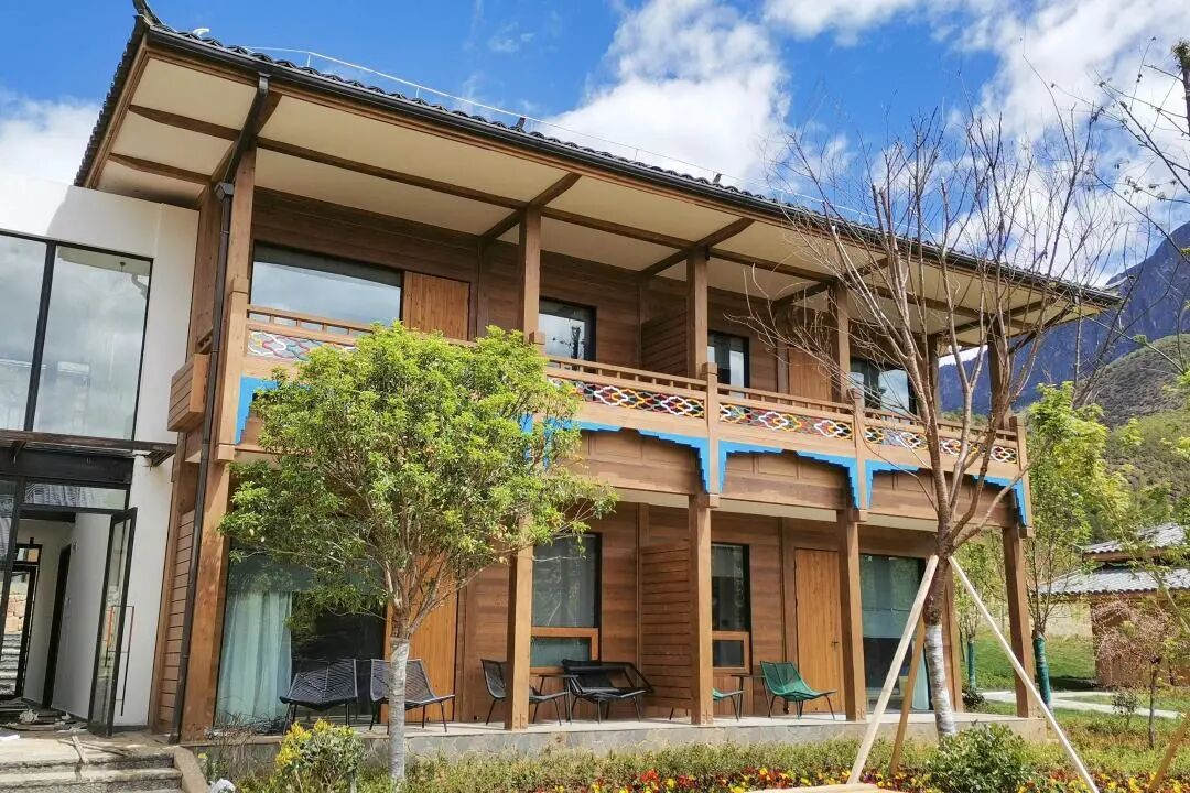 泸沽湖畔，藏在木构里的摩梭诗意-14