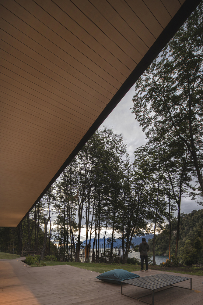 智利 Patagonia 湖畔复杂建筑设计丨Estudio Base Arquitectos-45