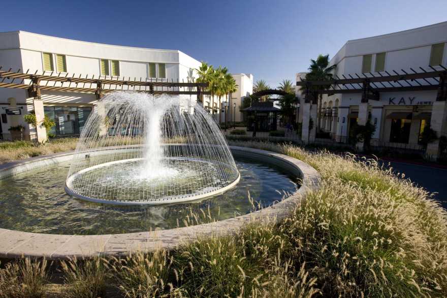 奥泰牧场镇中心-2