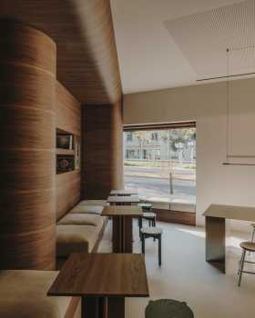 贾克音响咖啡馆

注：Jaç可能是一个特定的人名或品牌名，由于没有更多背景信息，按照音译处理 丨西班牙巴塞罗那丨Isern Serra Studio