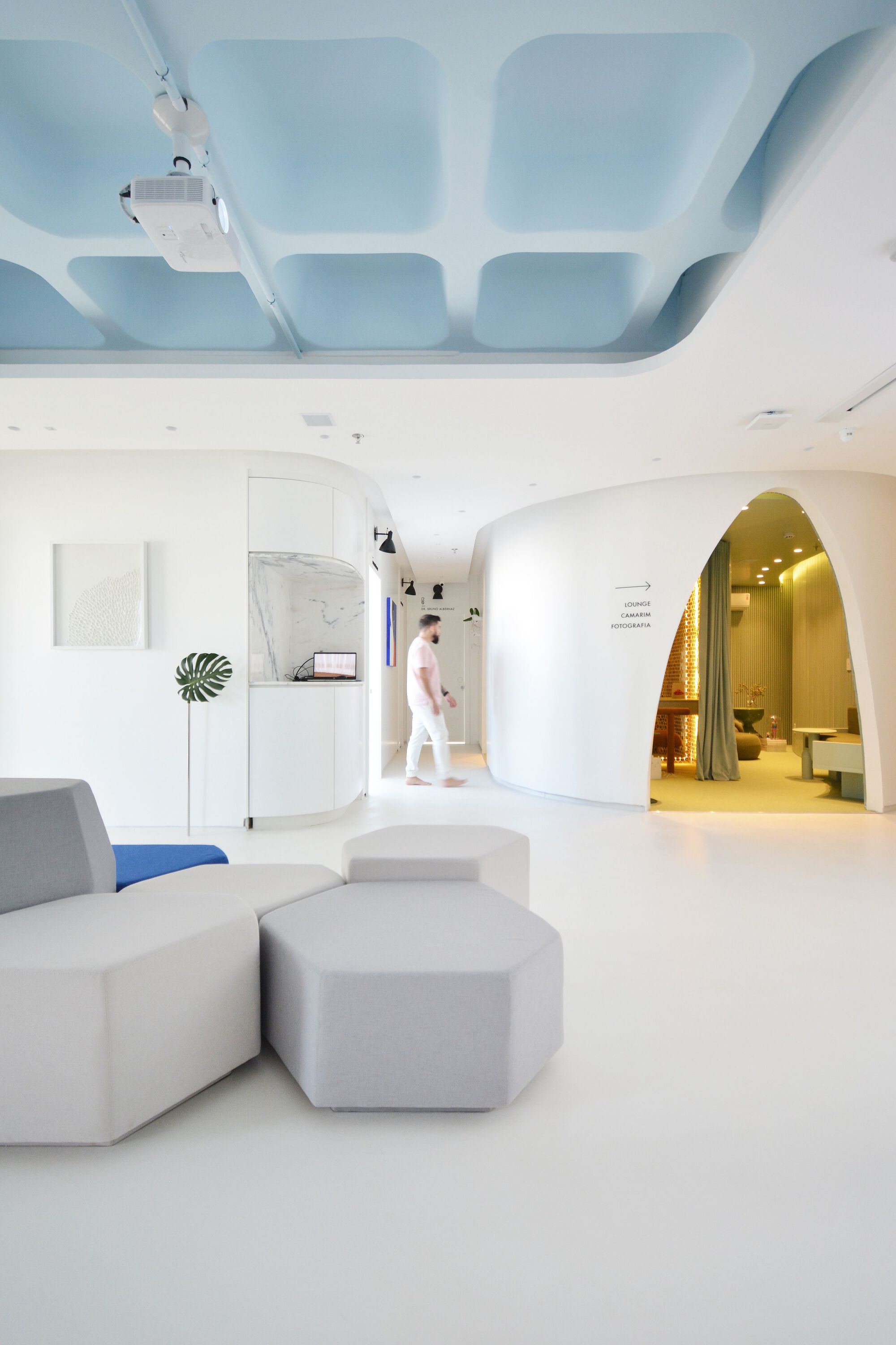 布鲁诺阿尔伯纳兹诊所丨巴西丨Studio Medeiros Arquitetura-2